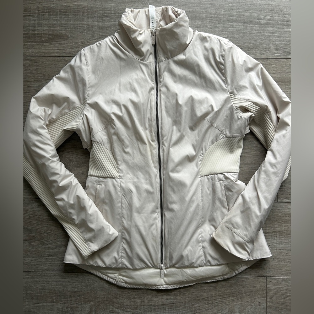 Lululemon Run For Cold Jacket White PrimaLoft Size 8